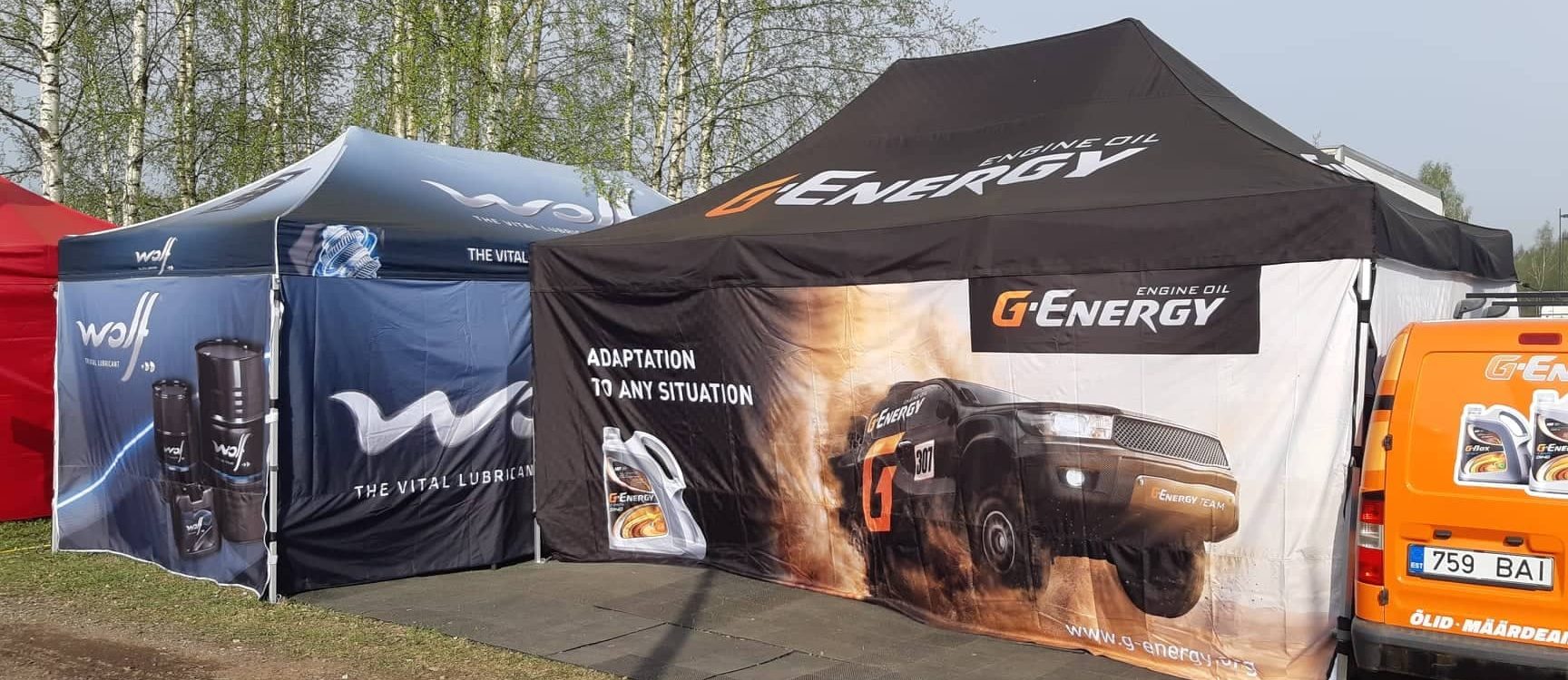 G-Energy moottoriöljyn messuteltassa näkyvät sininen Woll-teltta ja musta G-Energy-teltta
