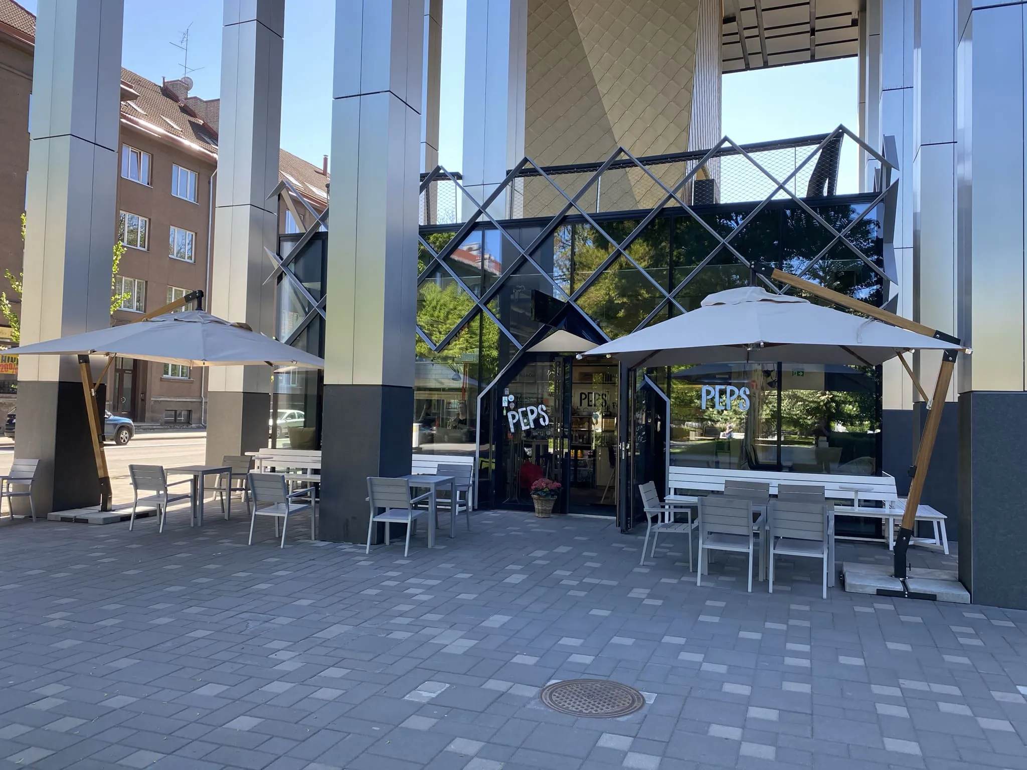 aurinkovarjo parvekkeelle