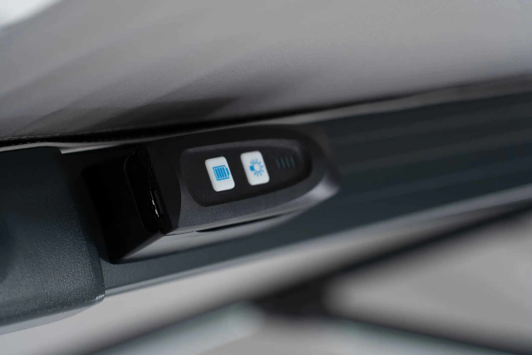 LED valo solar terassivarjo